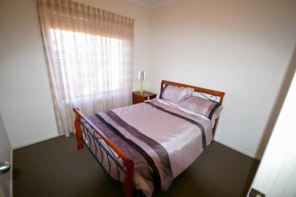 Photo of Bedroom in Largs North