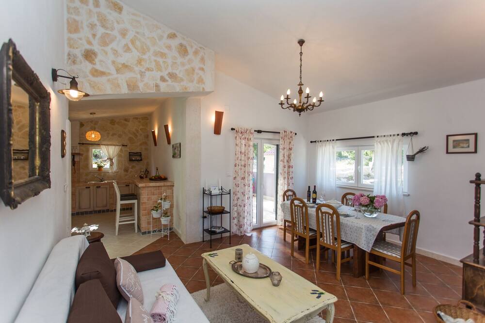 Photo of Livingroom in Ljubitovica