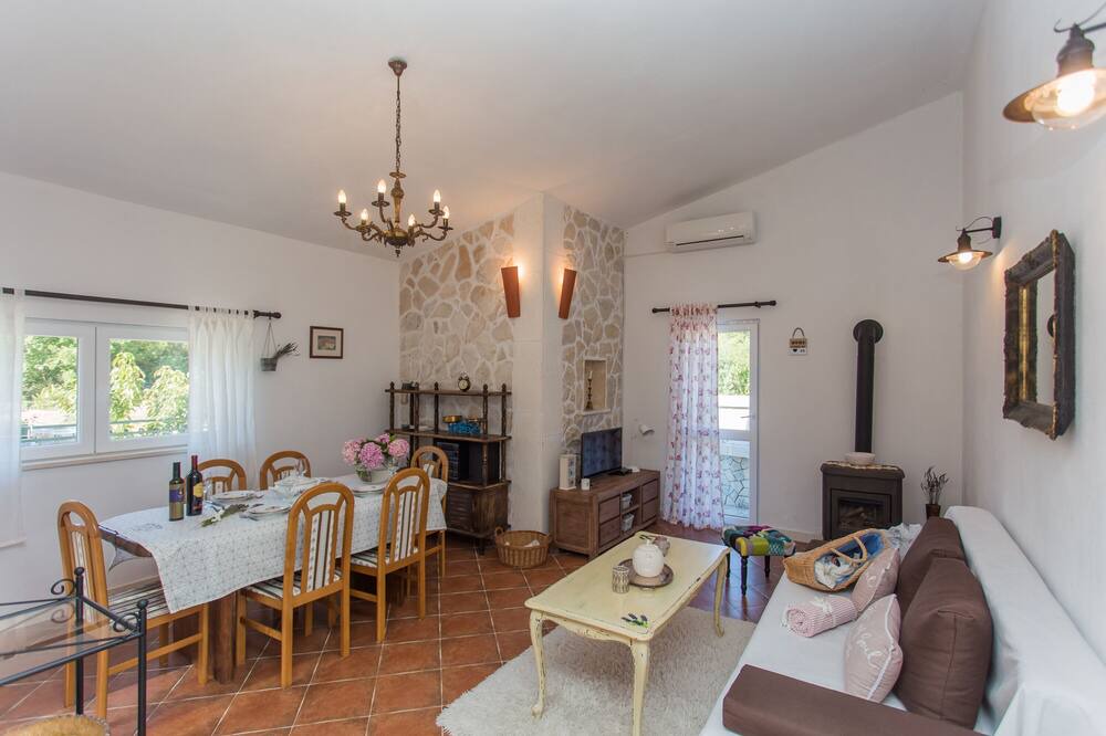 Photo of Livingroom in Ljubitovica