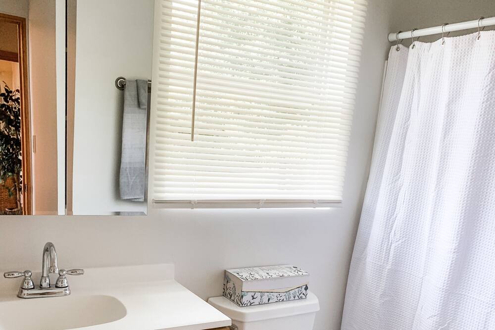 Photo of Bathroom in Arvonia