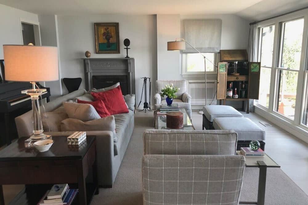 Photo of Livingroom in Noyack