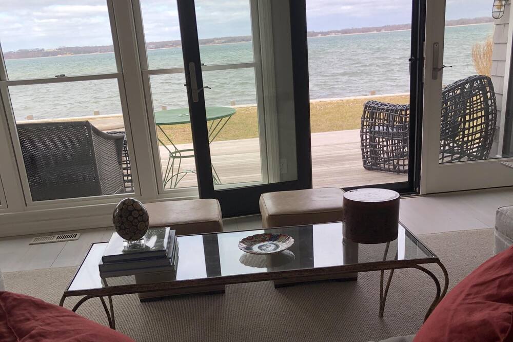 Photo of Livingroom in Noyack