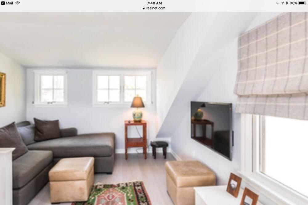 Photo of Bedroom in Noyack