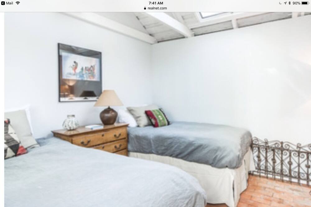 Photo of Bedroom in Noyack