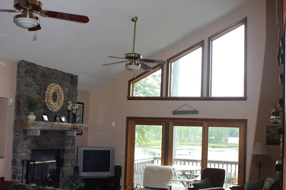 Photo of Livingroom in Lake Ariel