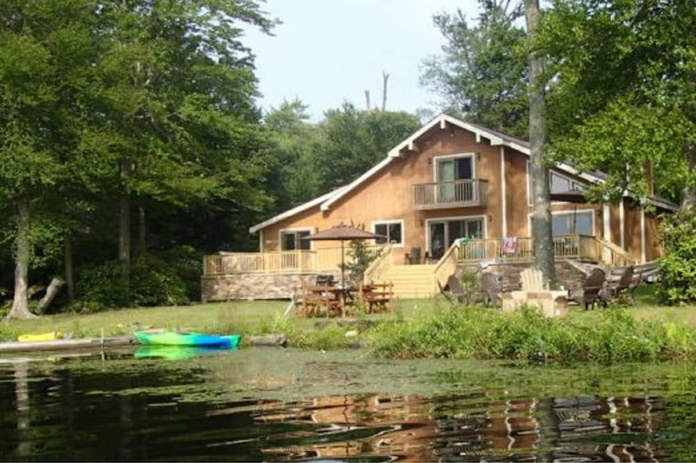 Photo of Others in Lake Ariel