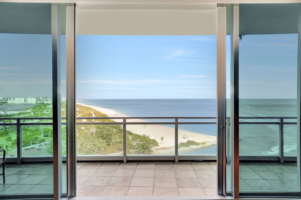 Photo of Patio Balcony in Bal Harbour