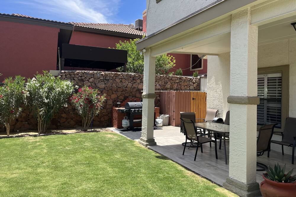 Photo of Patio Balcony in Biggs Field