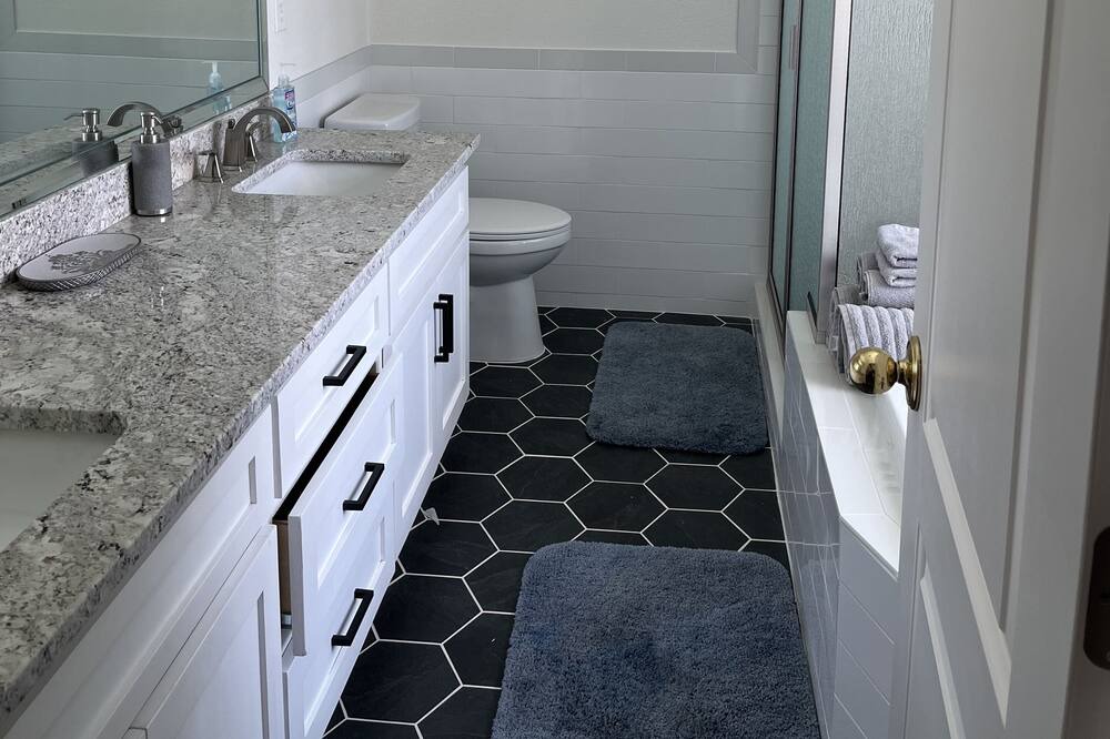 Photo of Bathroom in Biggs Field