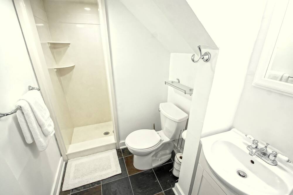 Photo of Bathroom in Faubourg Delassize