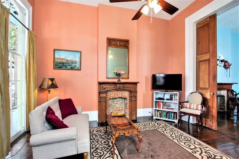 Photo of Livingroom in Faubourg Delassize