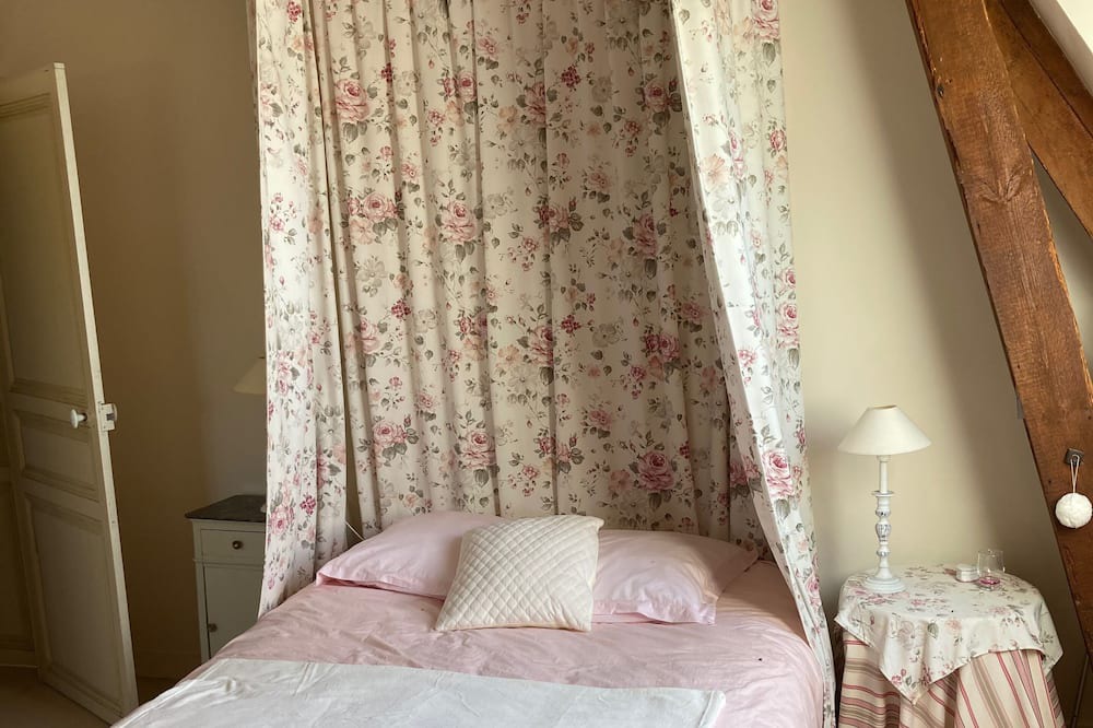 Photo of Bedroom in Vouille