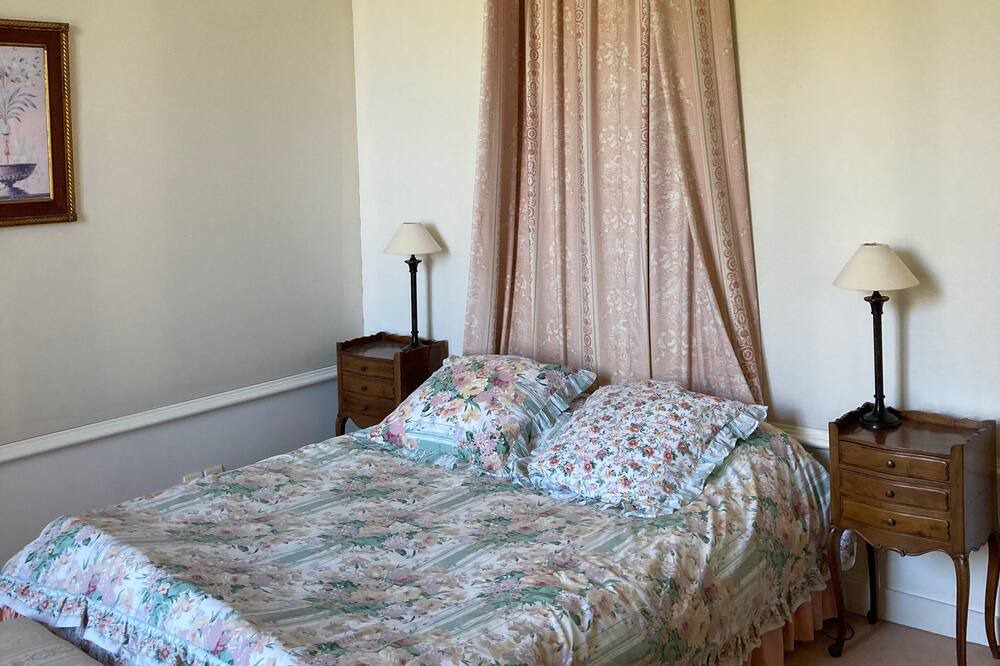 Photo of Bedroom in Vouille