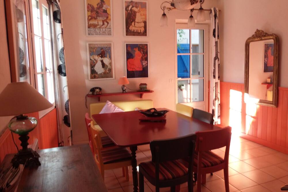 Photo of Kitchen in Peyriac-de-Mer