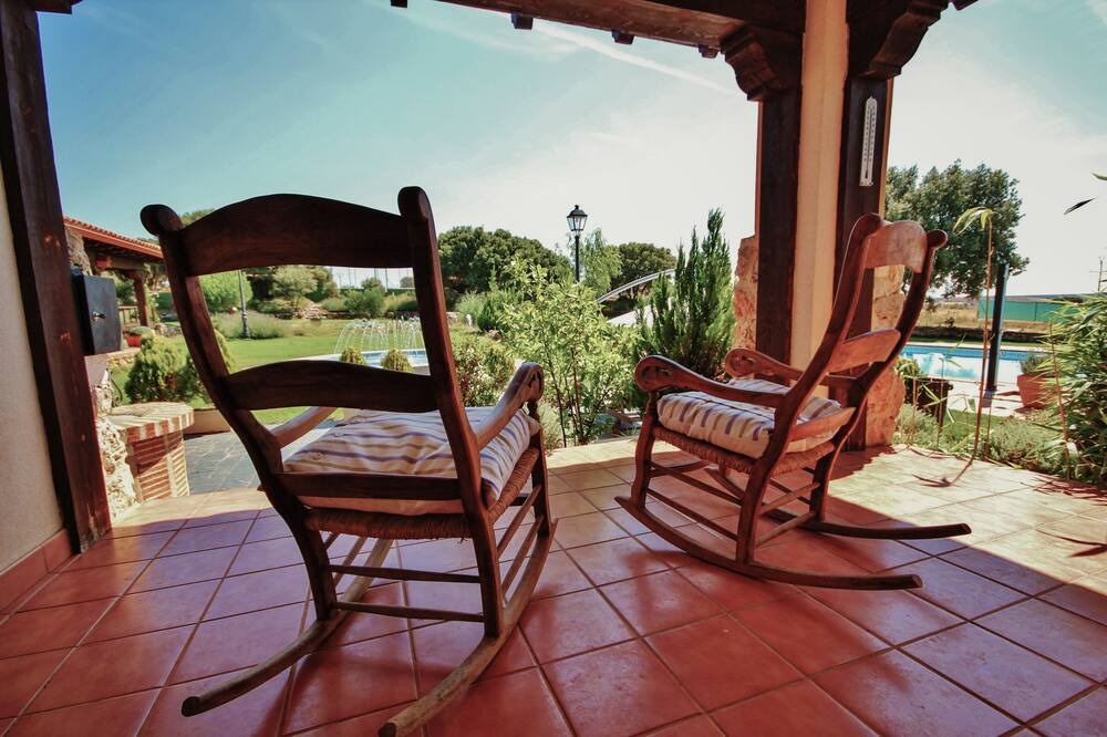 Photo of Patio Balcony in Ciruelos de Cervera