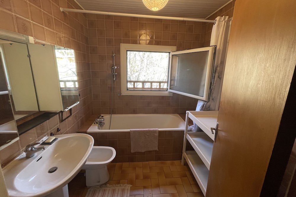 Photo of Bathroom in Barcelonnette