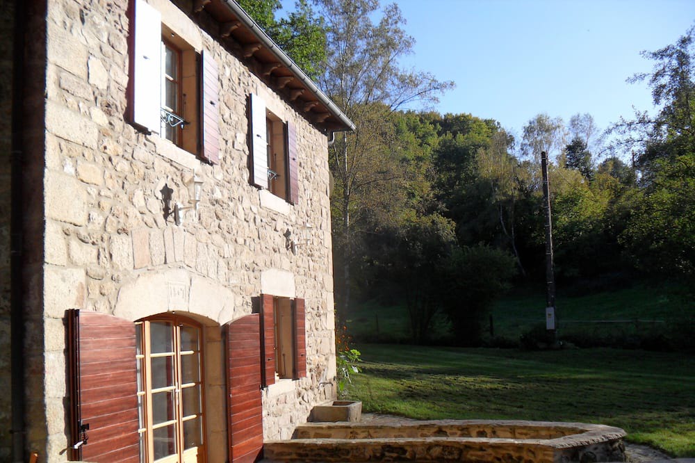 Photo of Outdoor in Camps-Saint-Mathurin-Leobazel