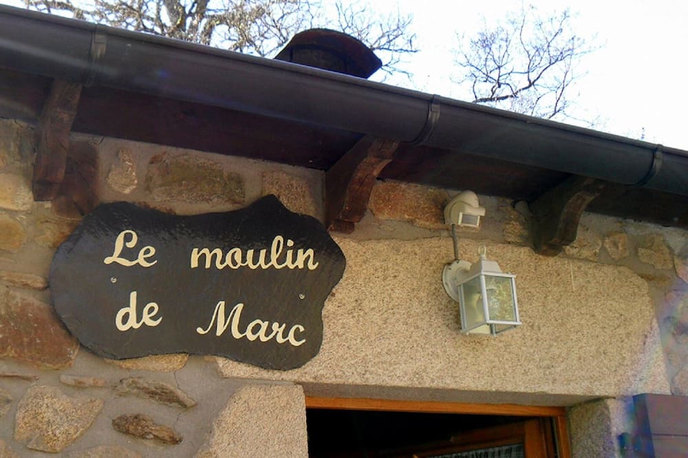 Photo of Outdoor in Camps-Saint-Mathurin-Leobazel