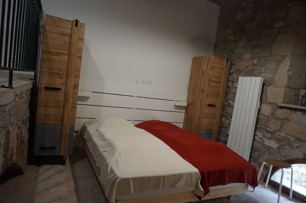 Photo of Bedroom in Camps-Saint-Mathurin-Leobazel