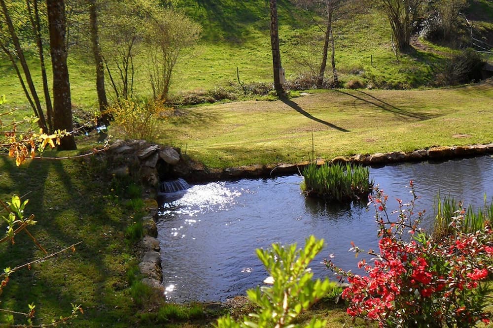 Photo of Outdoor in Camps-Saint-Mathurin-Leobazel