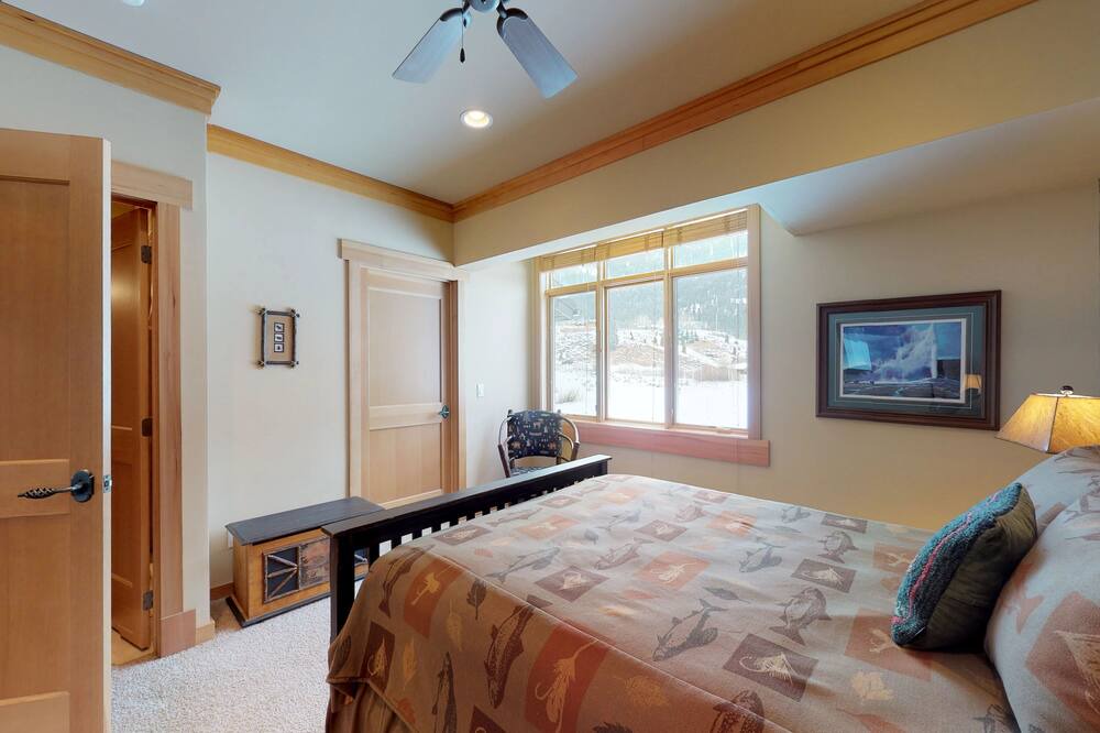 Photo of Others in Big Sky Meadow Village
