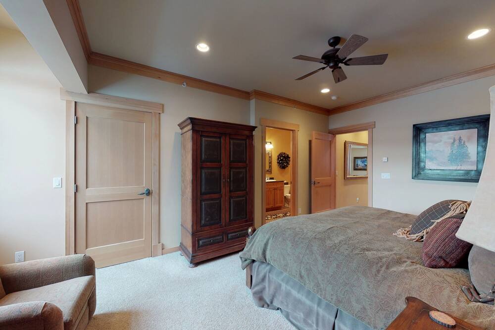 Photo of Others in Big Sky Meadow Village