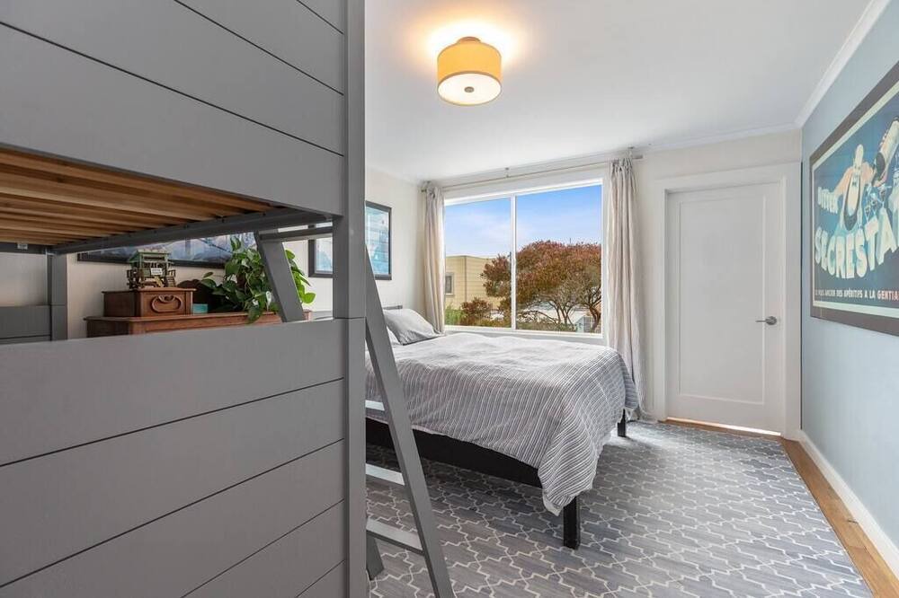 Photo of Others in Outer Sunset