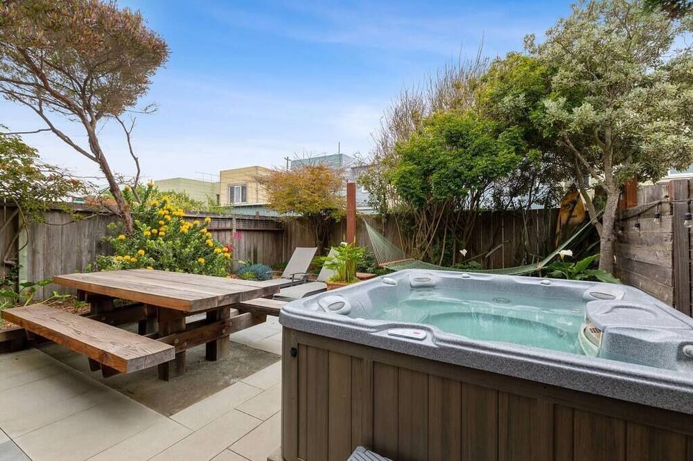 Photo of Others in Outer Sunset