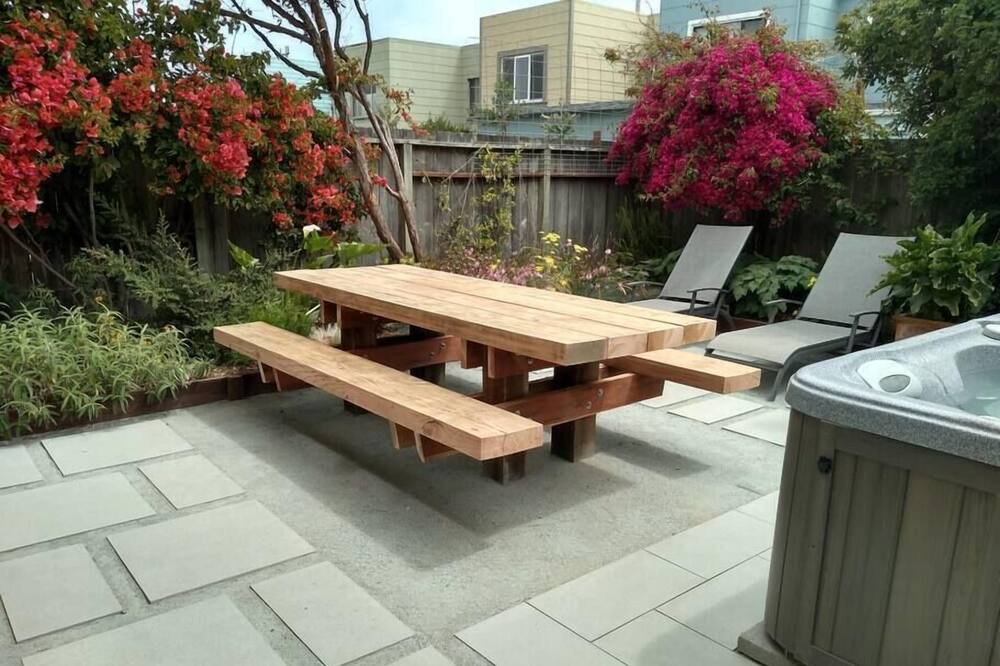 Photo of Outdoor in Outer Sunset