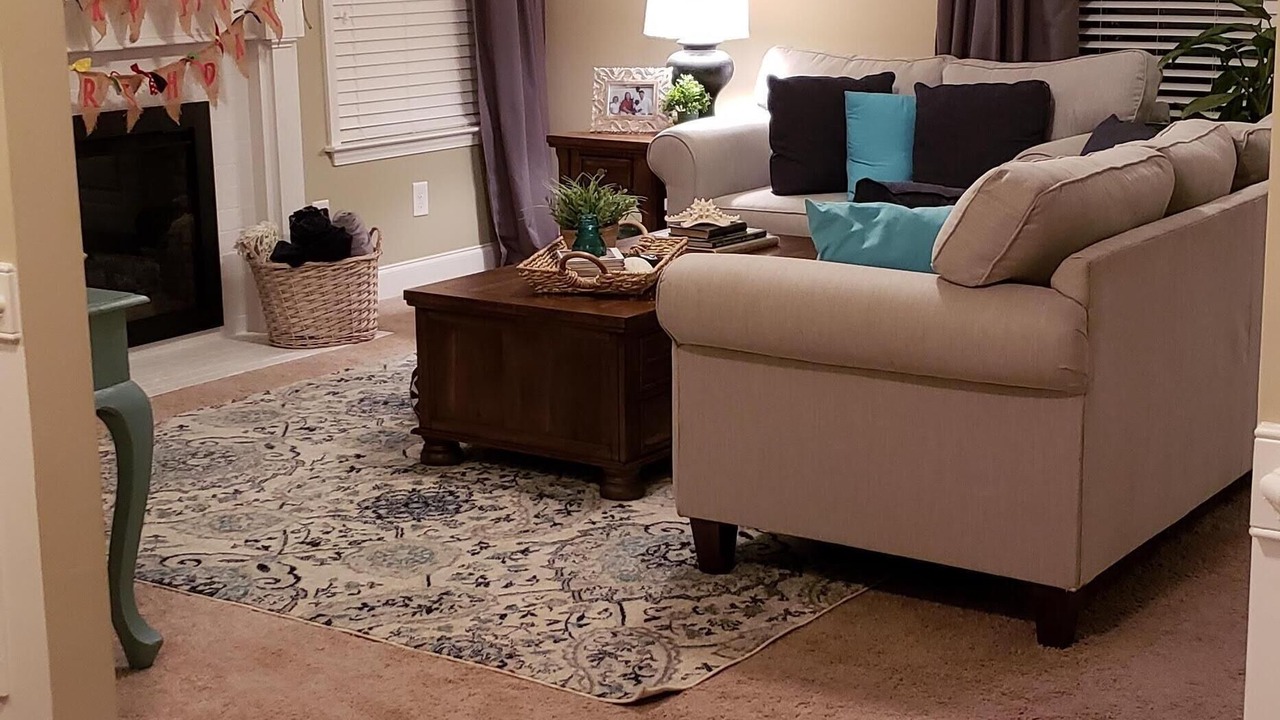 Photo of Livingroom in Canterbury Farms