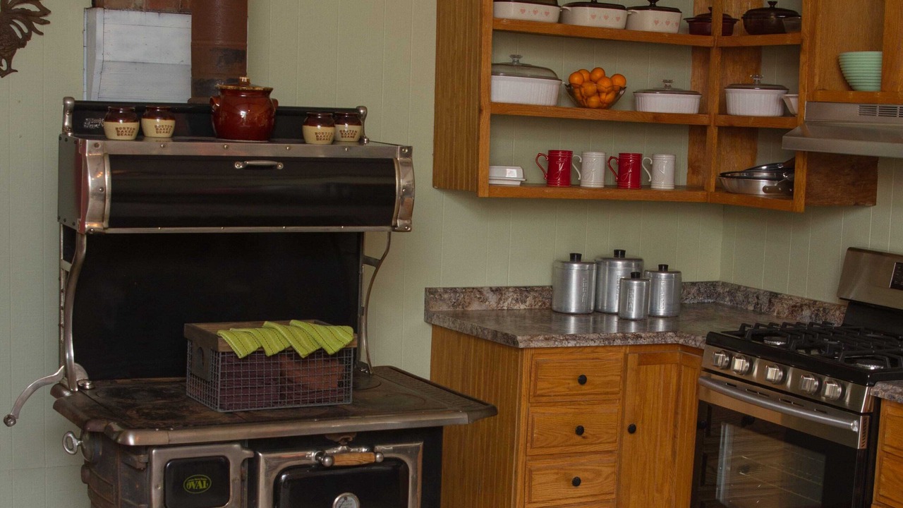 Photo of Kitchen in Black