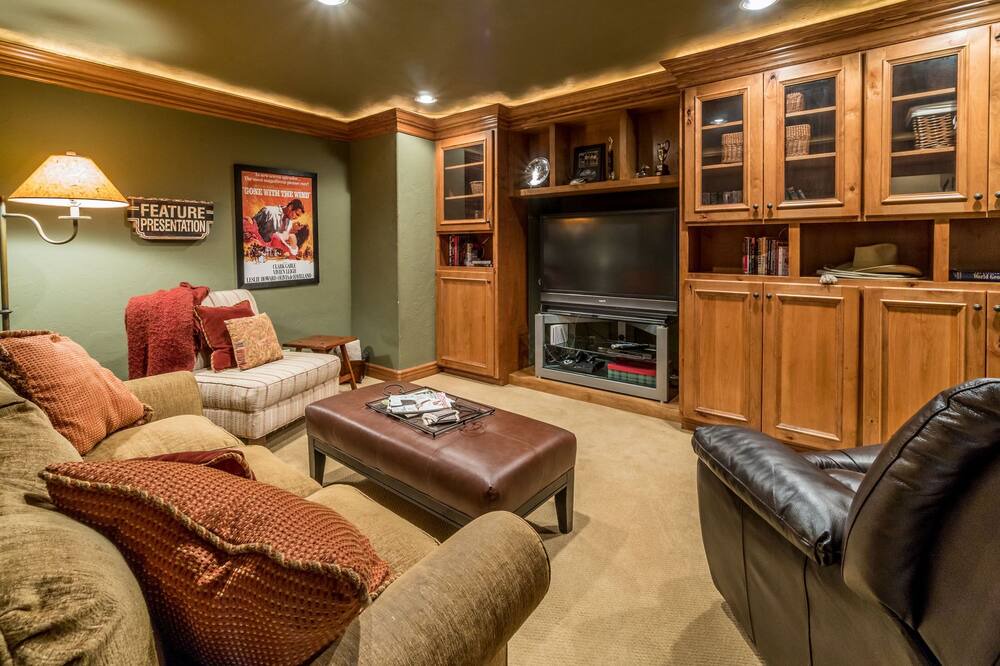 Photo of Livingroom in Bend