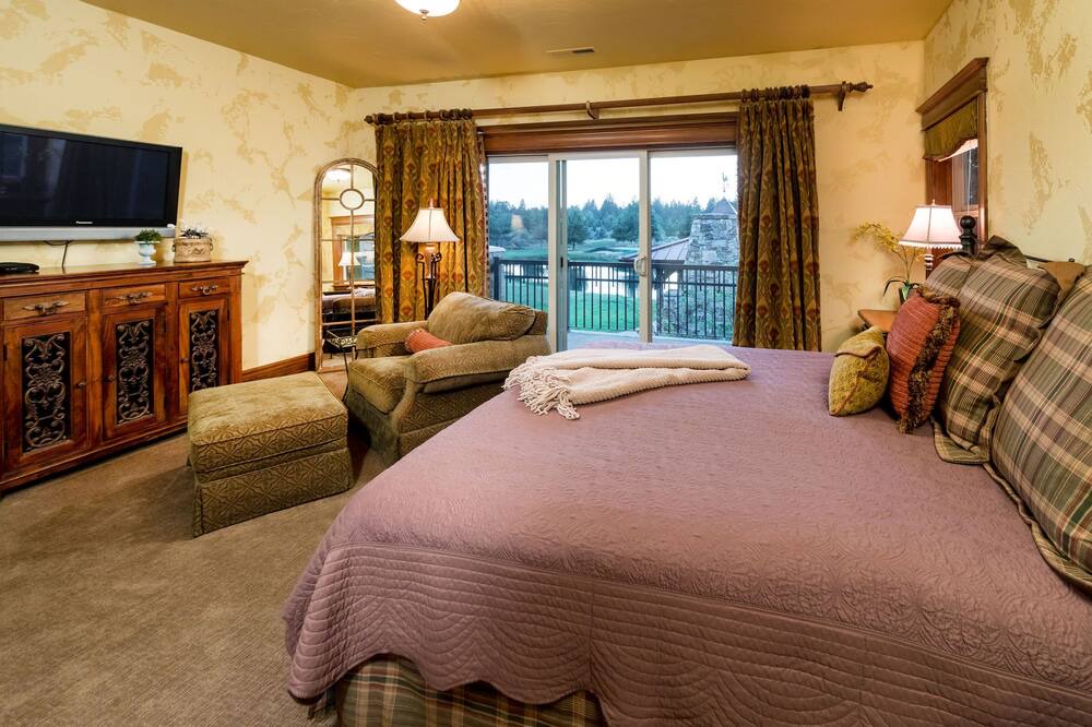 Photo of Bedroom in Bend