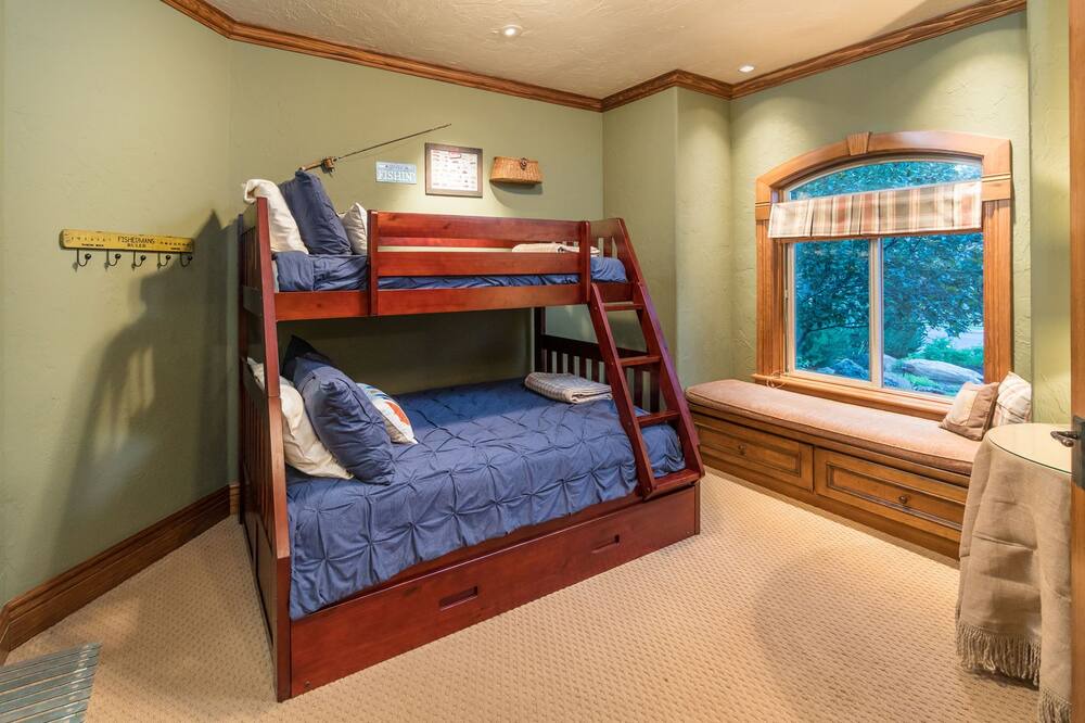 Photo of Bedroom in Bend