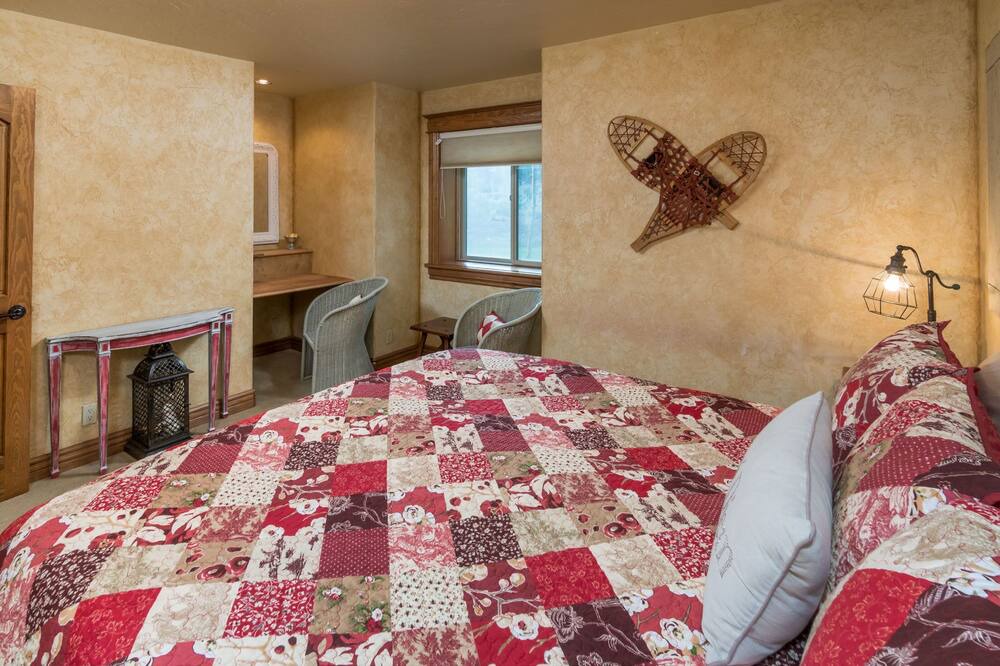 Photo of Bedroom in Bend