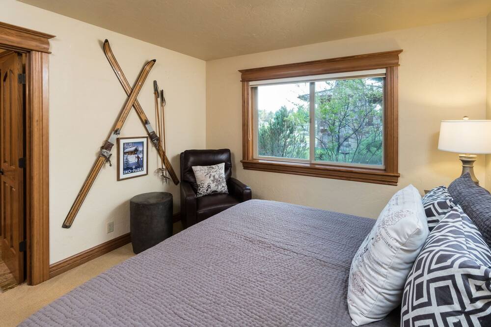 Photo of Bedroom in Bend