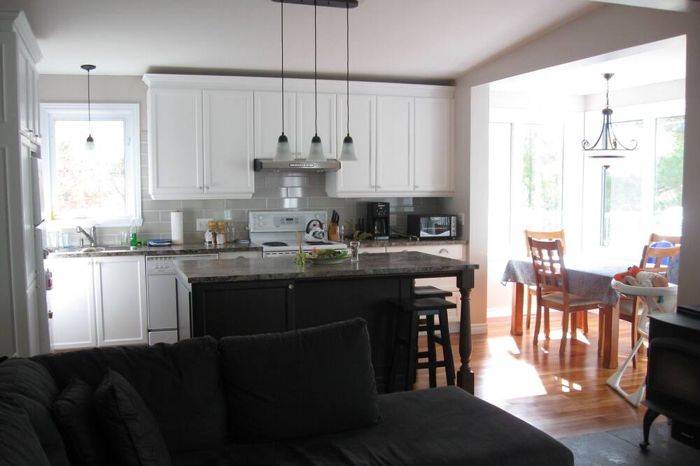 Photo of Livingroom in Saint-Alphonse-Rodriguez