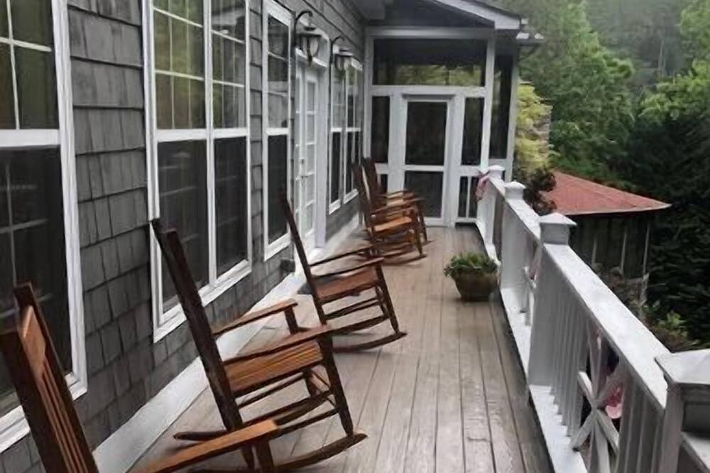 Photo of Patio Balcony in Tiger