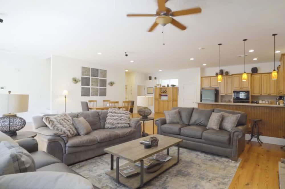 Photo of Livingroom in Tiger