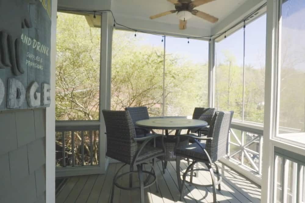 Photo of Patio Balcony in Tiger