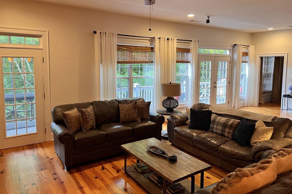 Photo of Livingroom in Tiger