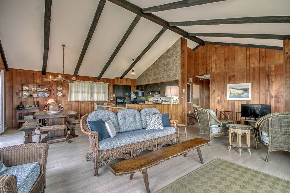 Photo of Bedroom in Avalon