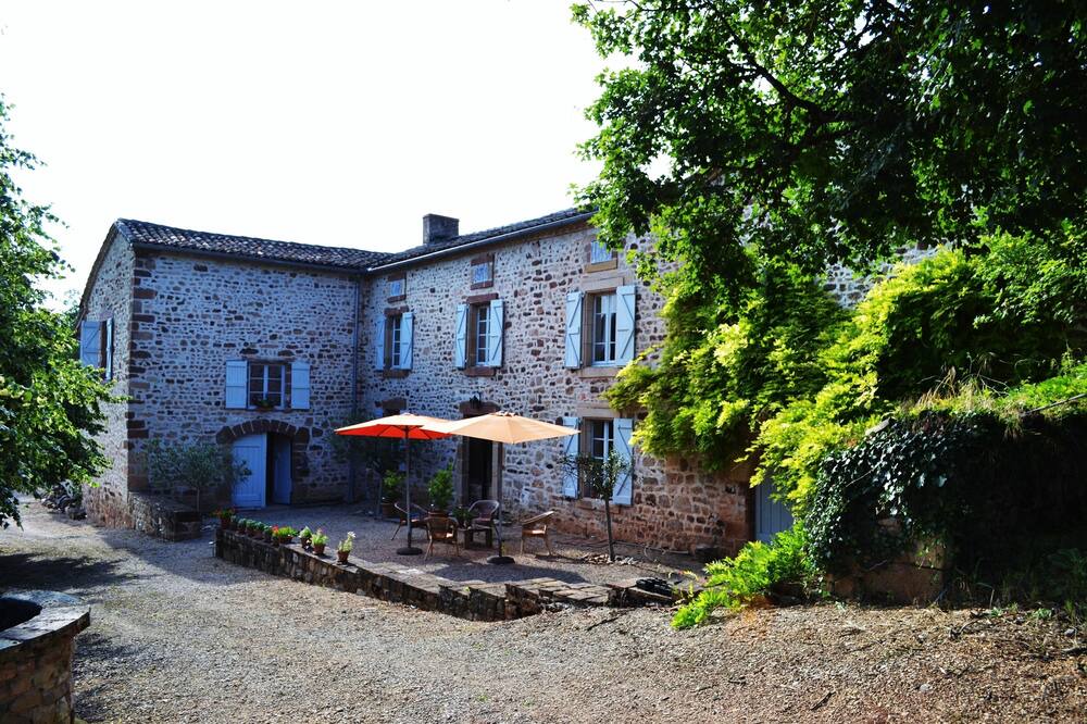Photo of Outdoor in Sainte-Cecile-du-Cayrou
