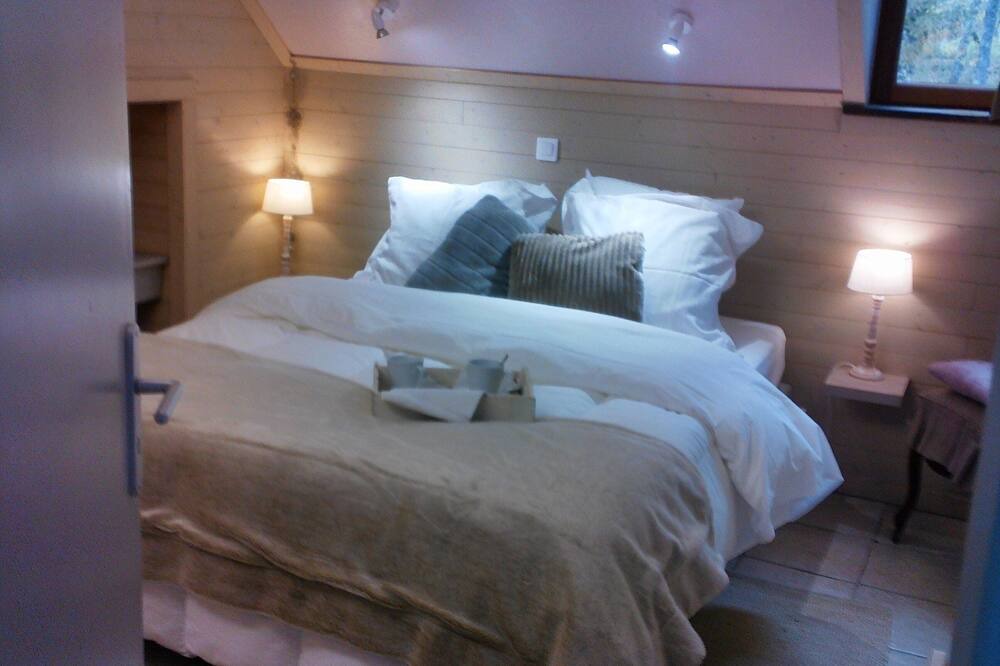 Photo of Bedroom in Saint-Cernin-de-Larche