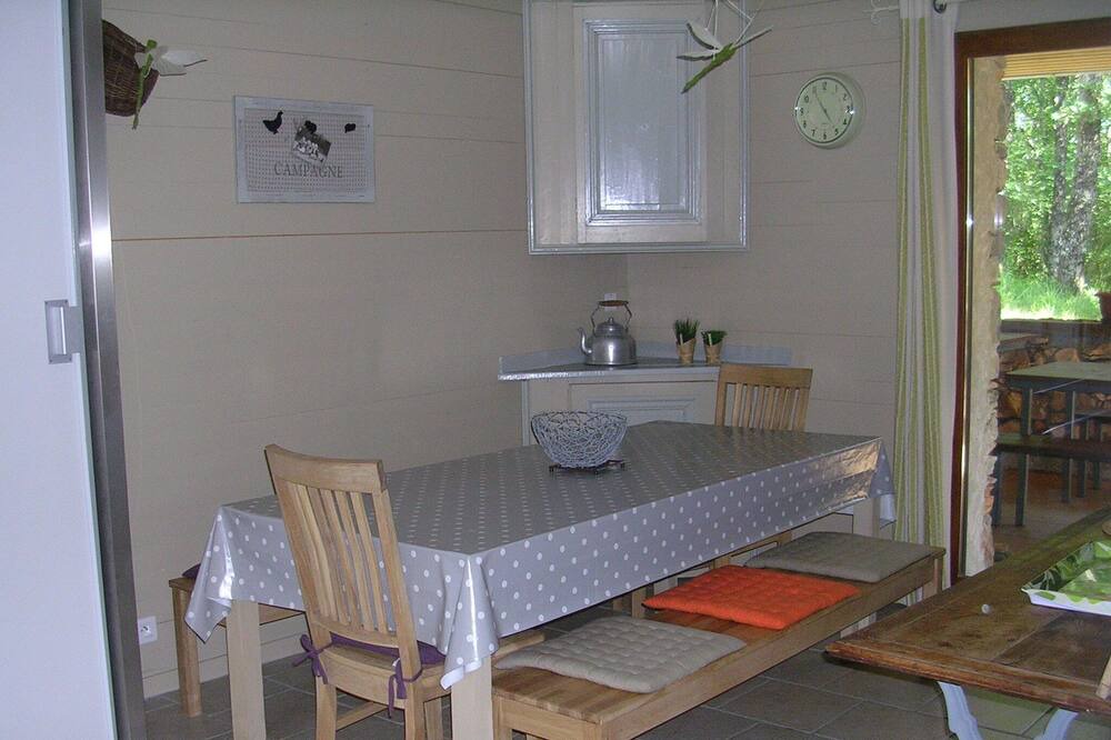 Photo of Kitchen in Saint-Cernin-de-Larche