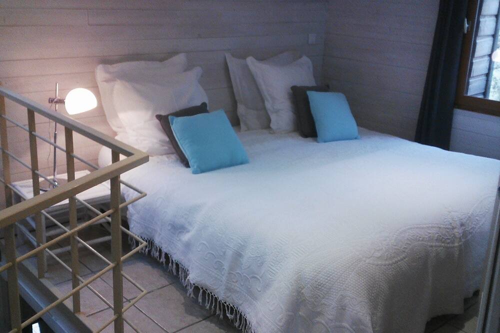 Photo of Bedroom in Saint-Cernin-de-Larche