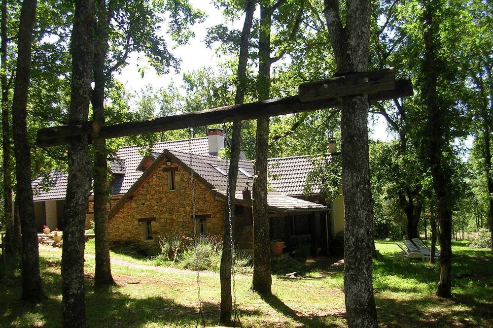 Photo of Outdoor in Saint-Cernin-de-Larche