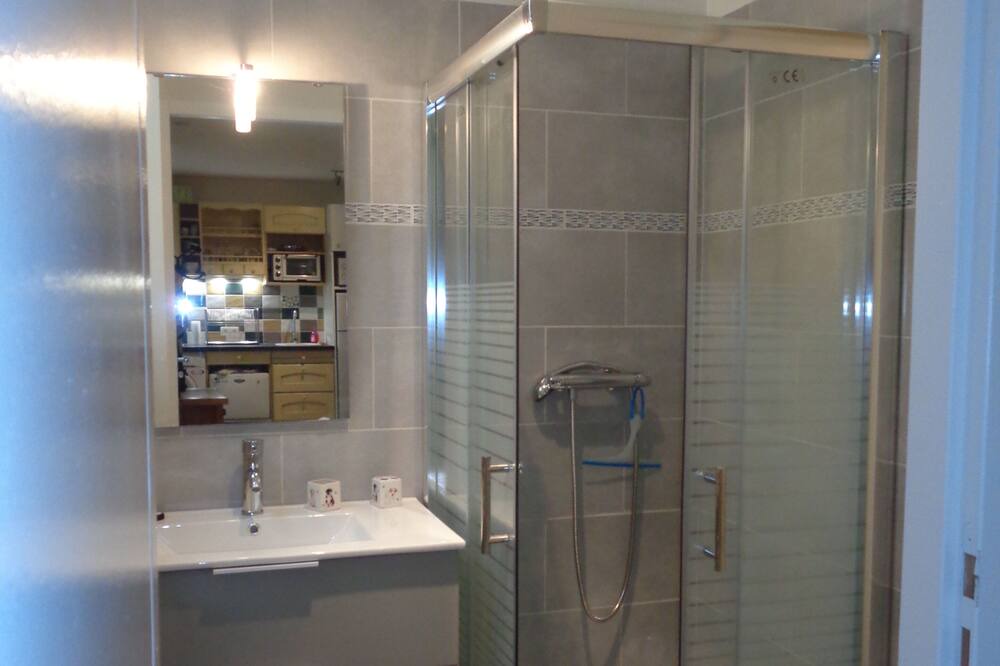Photo of Bathroom in Bagneres-de-Luchon