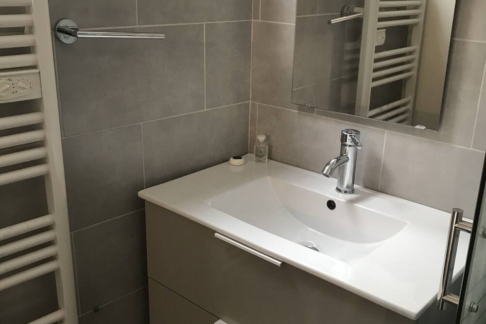 Photo of Bathroom in Bagneres-de-Luchon
