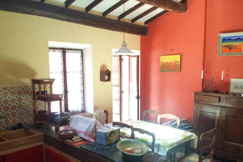 Photo of Kitchen in Montguers